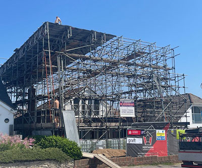 Temporary roof scaffolding